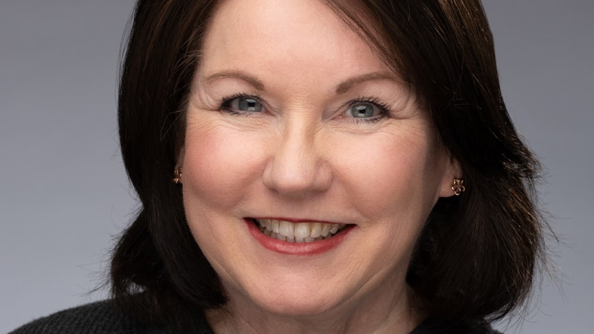 Mary Beth Zentner Headshot Update Min